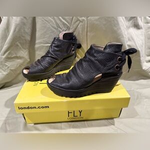 Fly London Womens Mousse Black Wedge Heel Shoes Size 36/5.5-6 Peep Toe